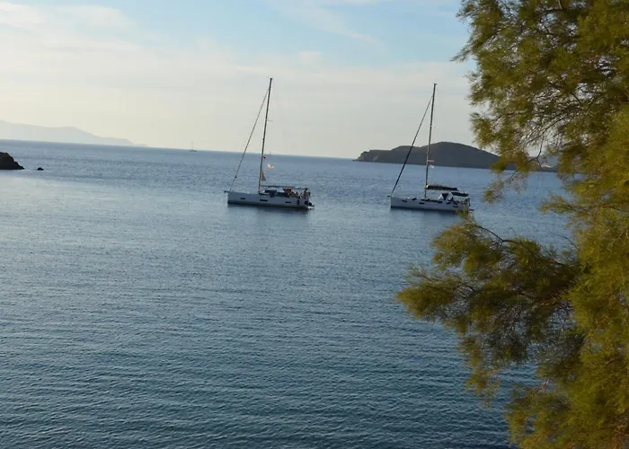 White Lotus Seaside Holiday home *