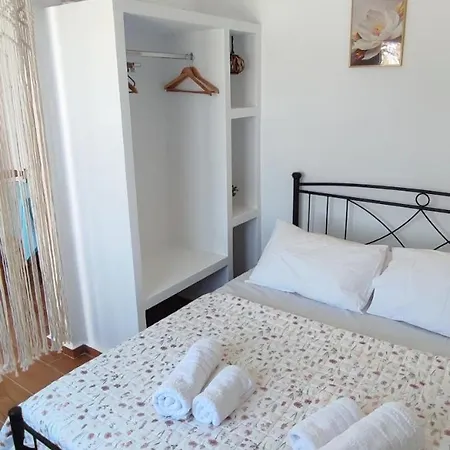 White Lotus Seaside *