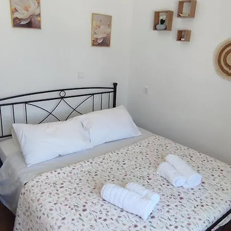 White Lotus Seaside *