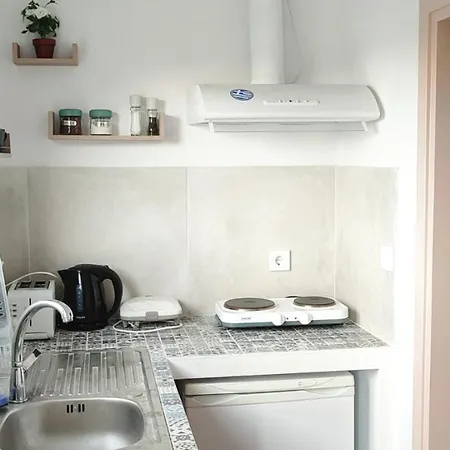 White Lotus Seaside Kini