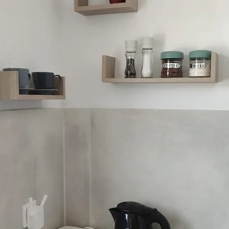 White Lotus Seaside * Κίνι