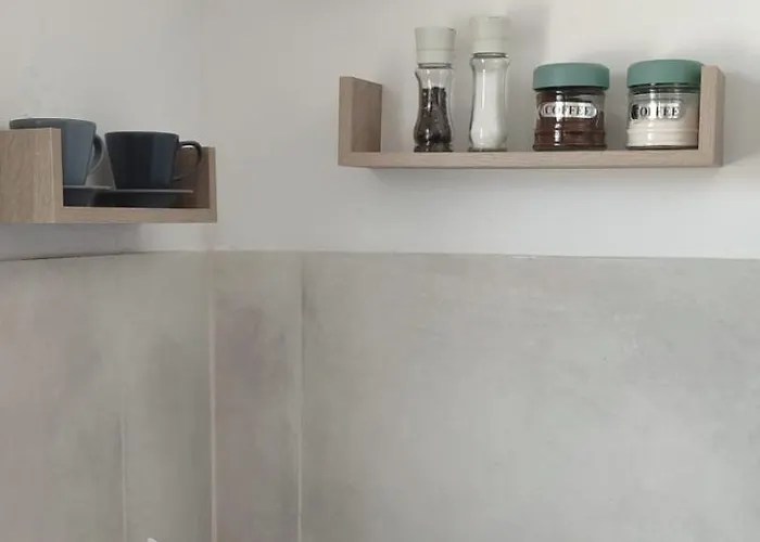 White Lotus Seaside * Kini