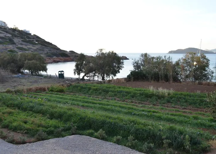 White Lotus Seaside בית נופש Kini