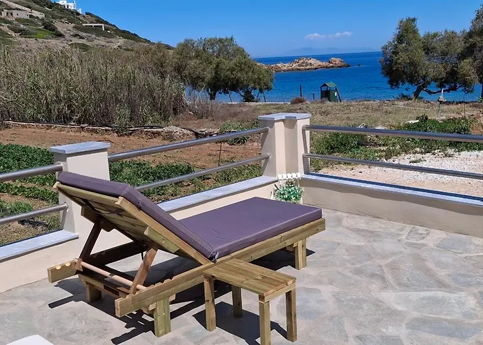 White Lotus Seaside * 키니언